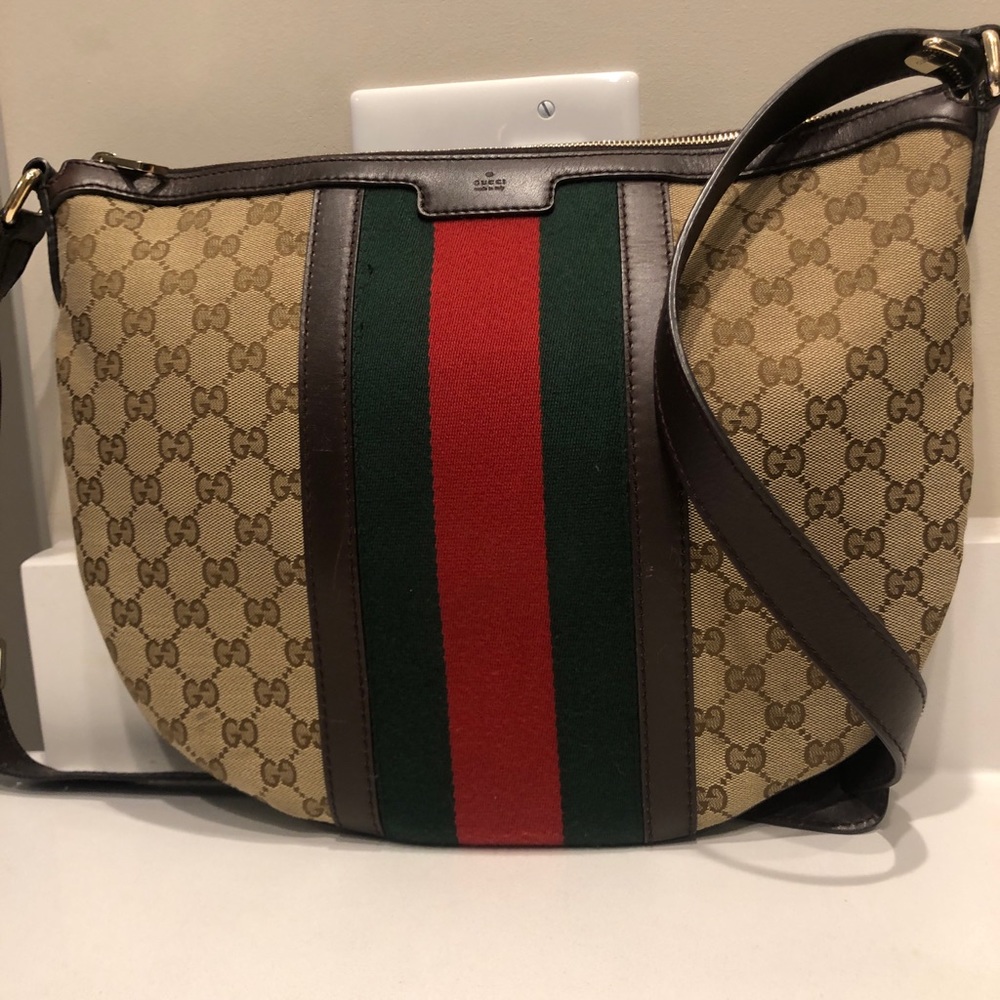 Gucci crossbody bag. Minimally worn.